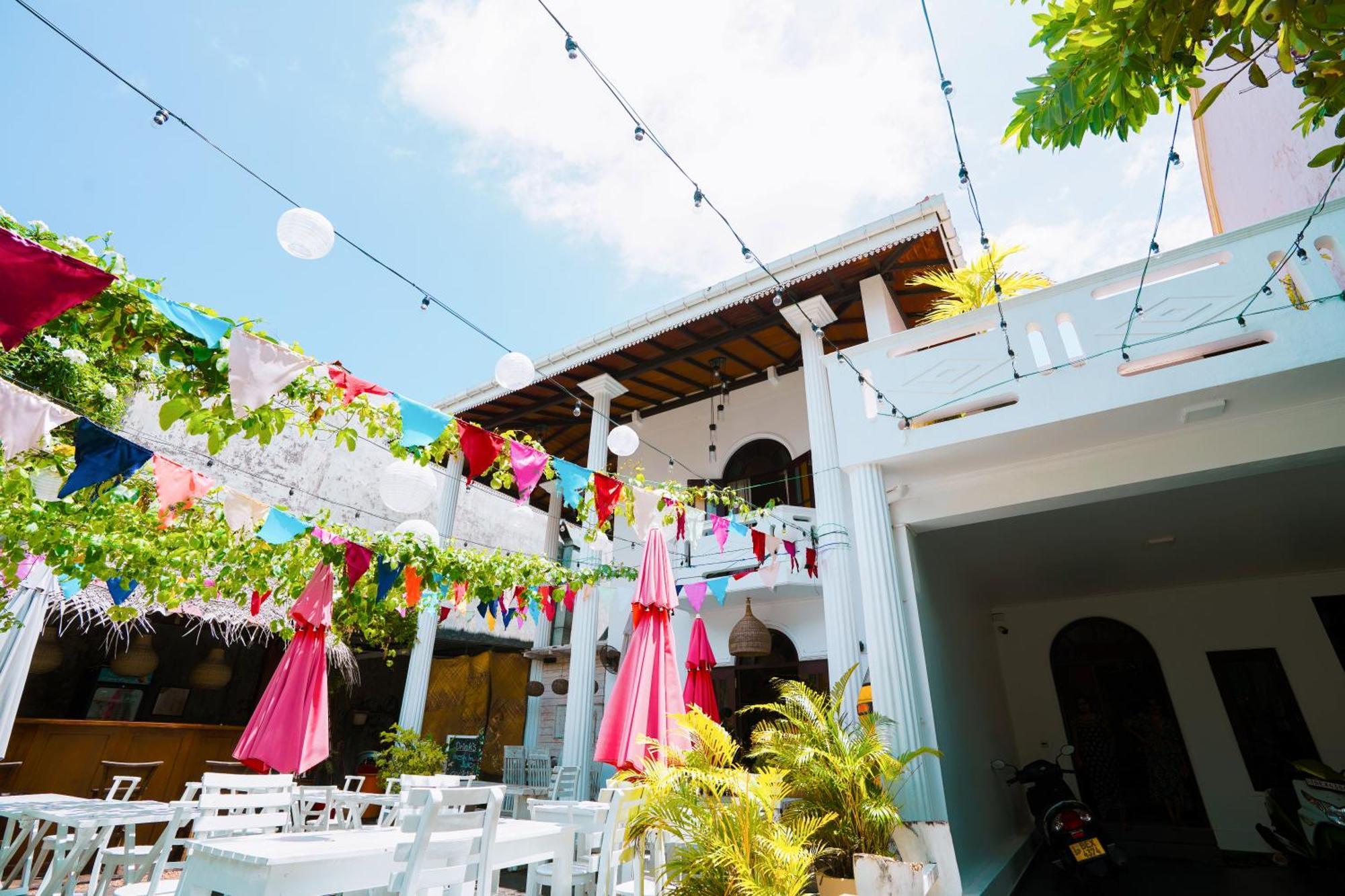 Frangipani Motel Галле Экстерьер фото