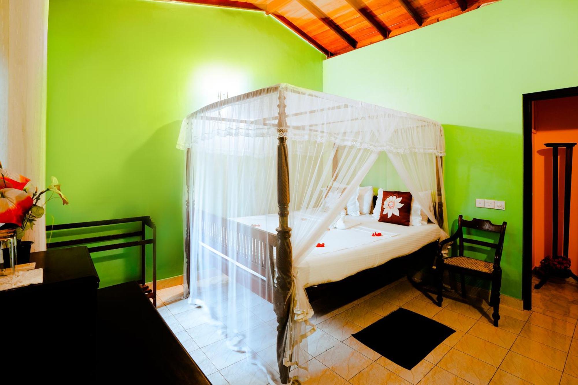 Frangipani Motel Галле Экстерьер фото