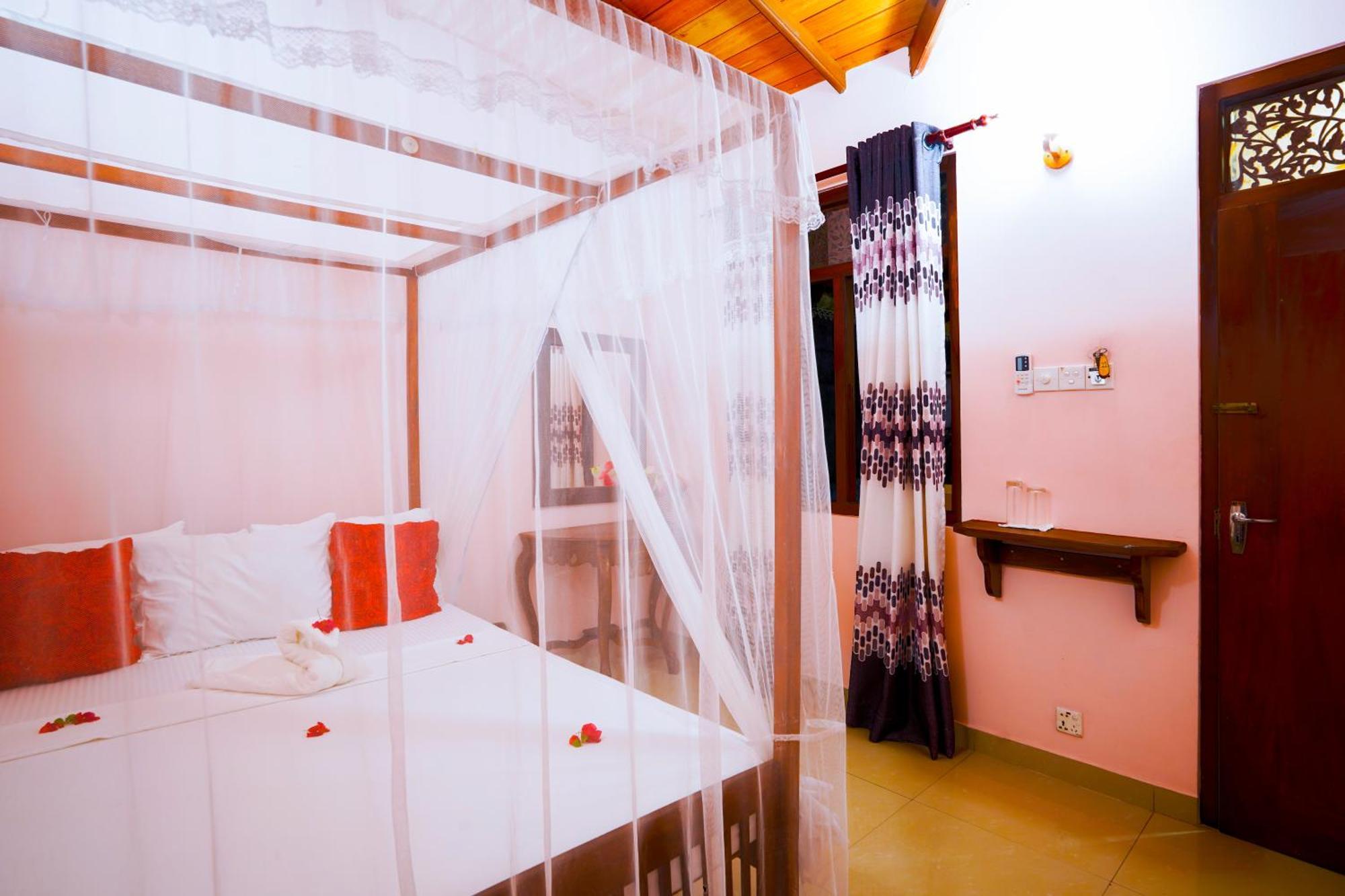 Frangipani Motel Галле Экстерьер фото