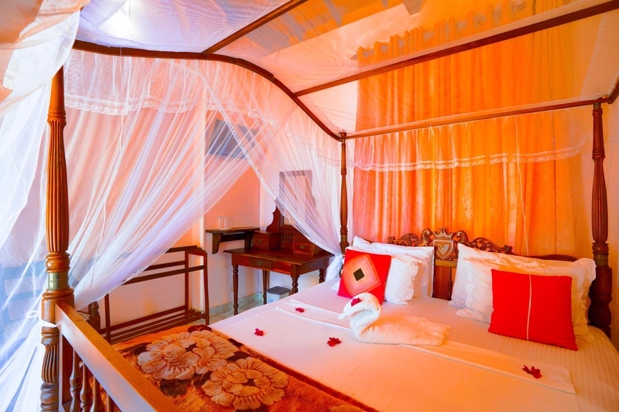Frangipani Motel Галле Экстерьер фото