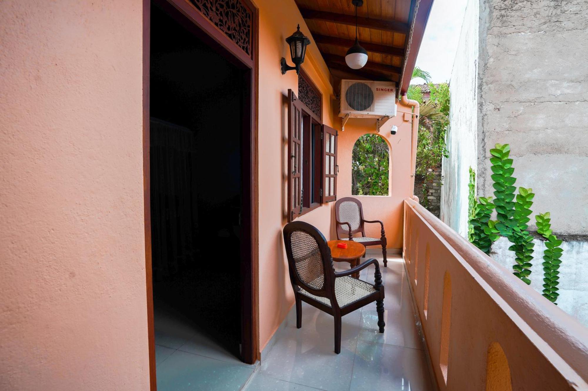 Frangipani Motel Галле Экстерьер фото