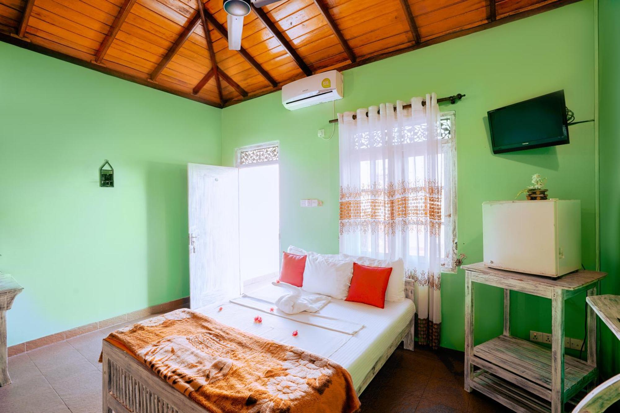 Frangipani Motel Галле Экстерьер фото