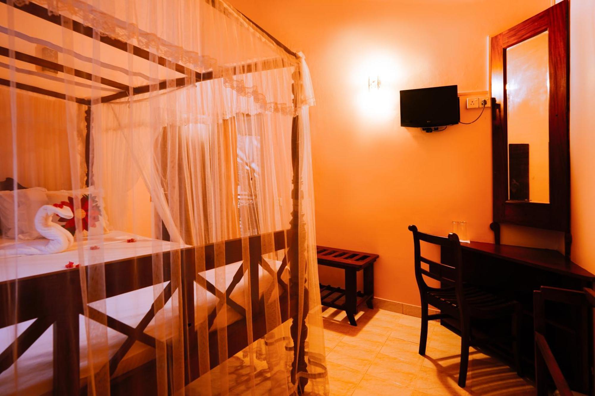 Frangipani Motel Галле Экстерьер фото