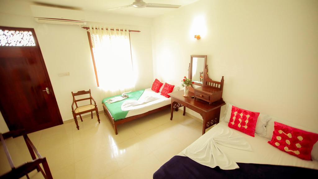 Frangipani Motel Галле Экстерьер фото