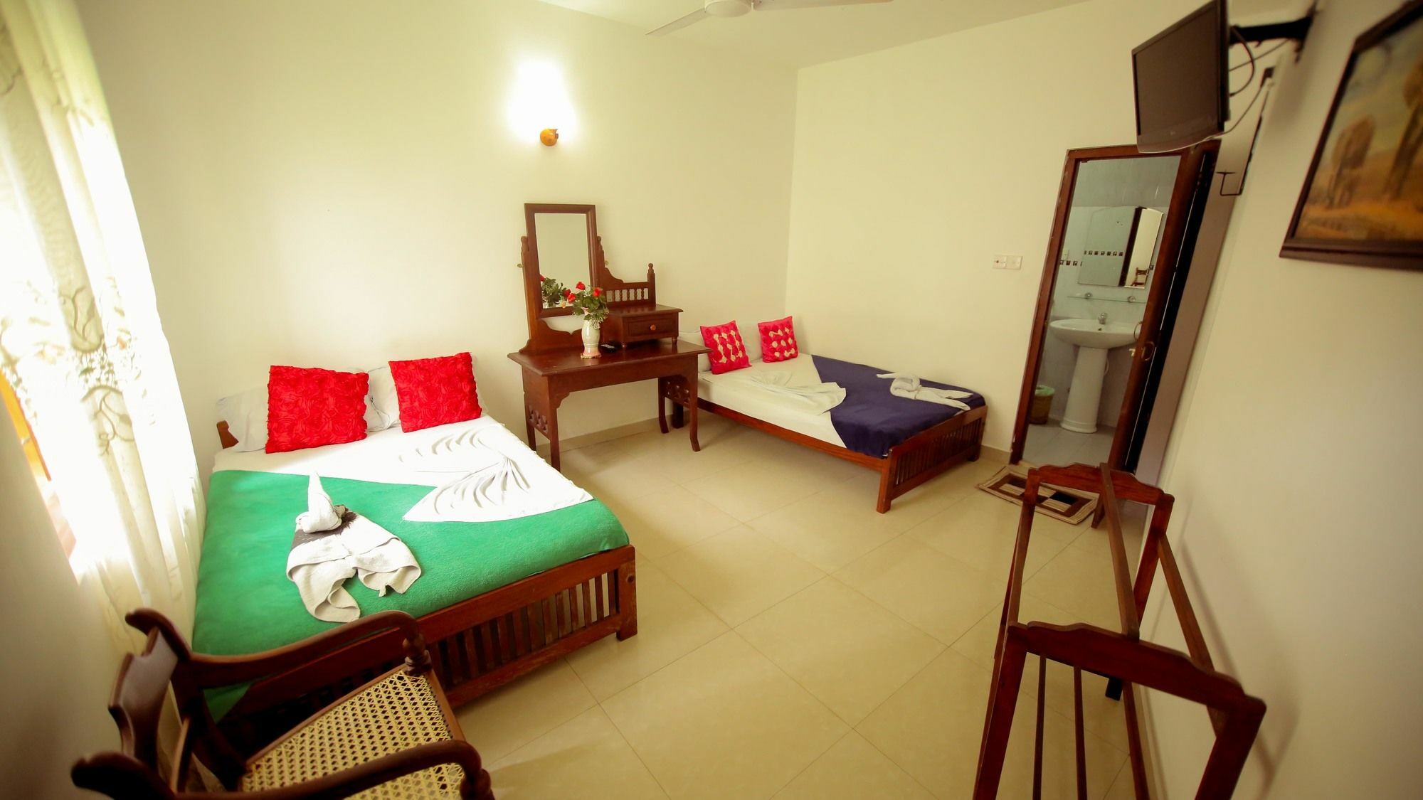 Frangipani Motel Галле Экстерьер фото