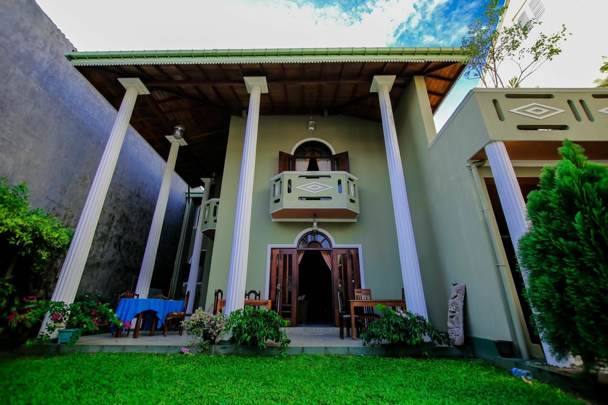 Frangipani Motel Галле Экстерьер фото