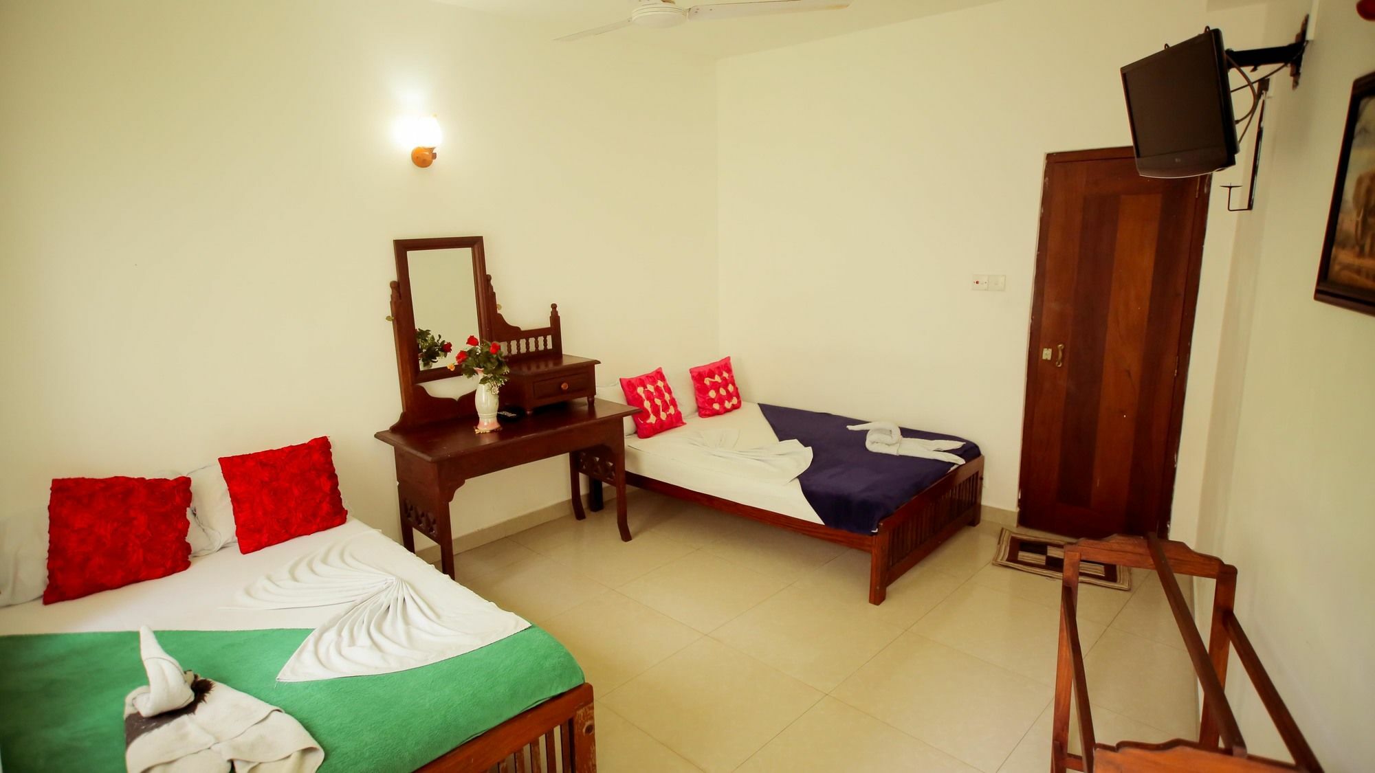 Frangipani Motel Галле Экстерьер фото