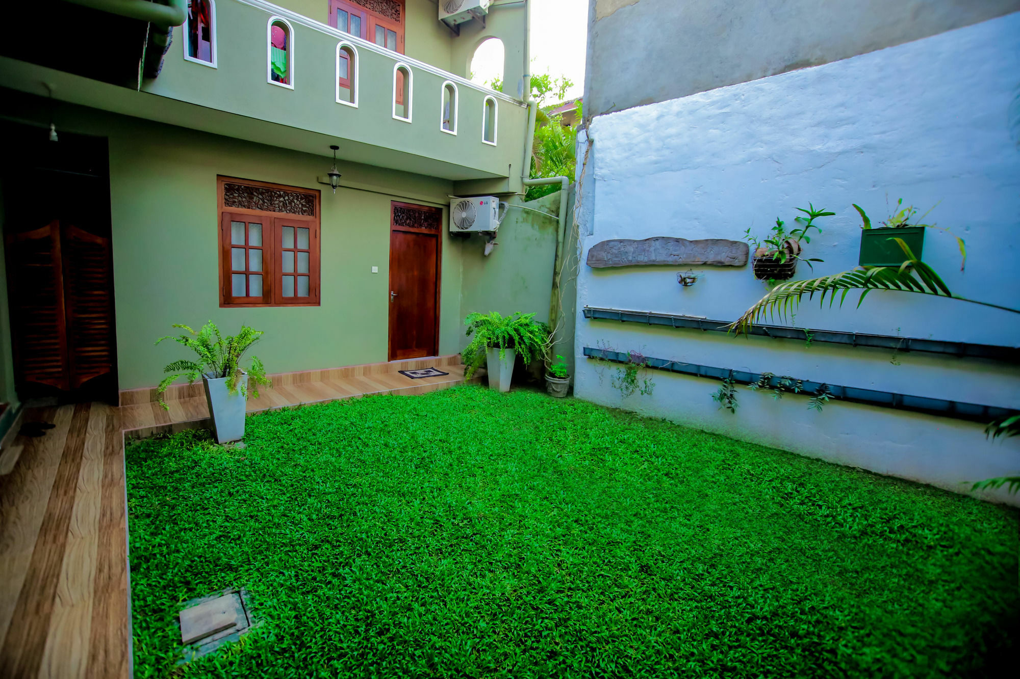 Frangipani Motel Галле Экстерьер фото